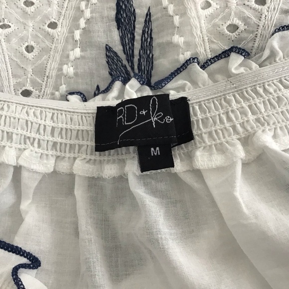 RD KOKO White Eyelet and Blue Embroidered 3/4 Sleeve boho elastic neck blouse M - Picture 6 of 9